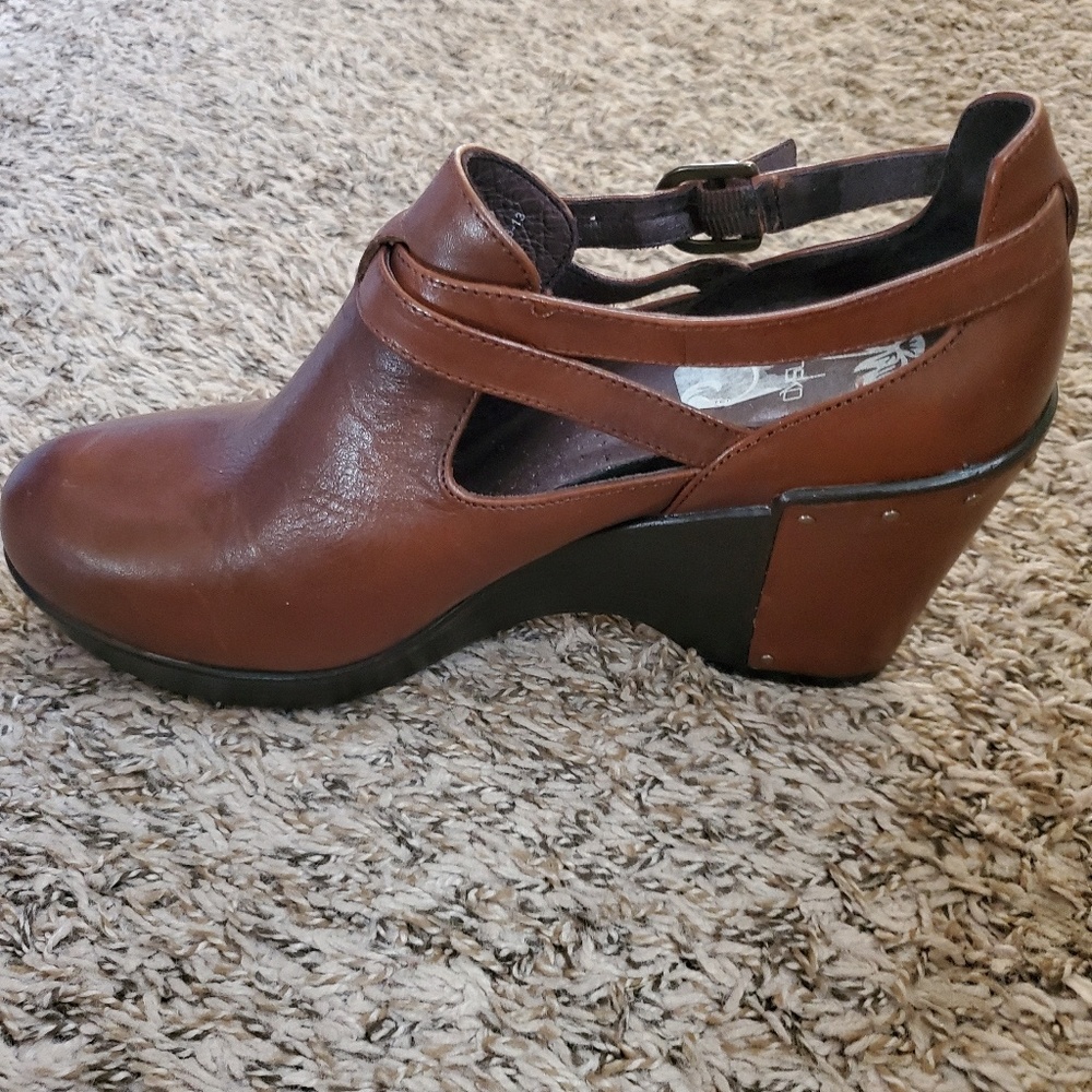 BNWOT Dansko Franka Wedge